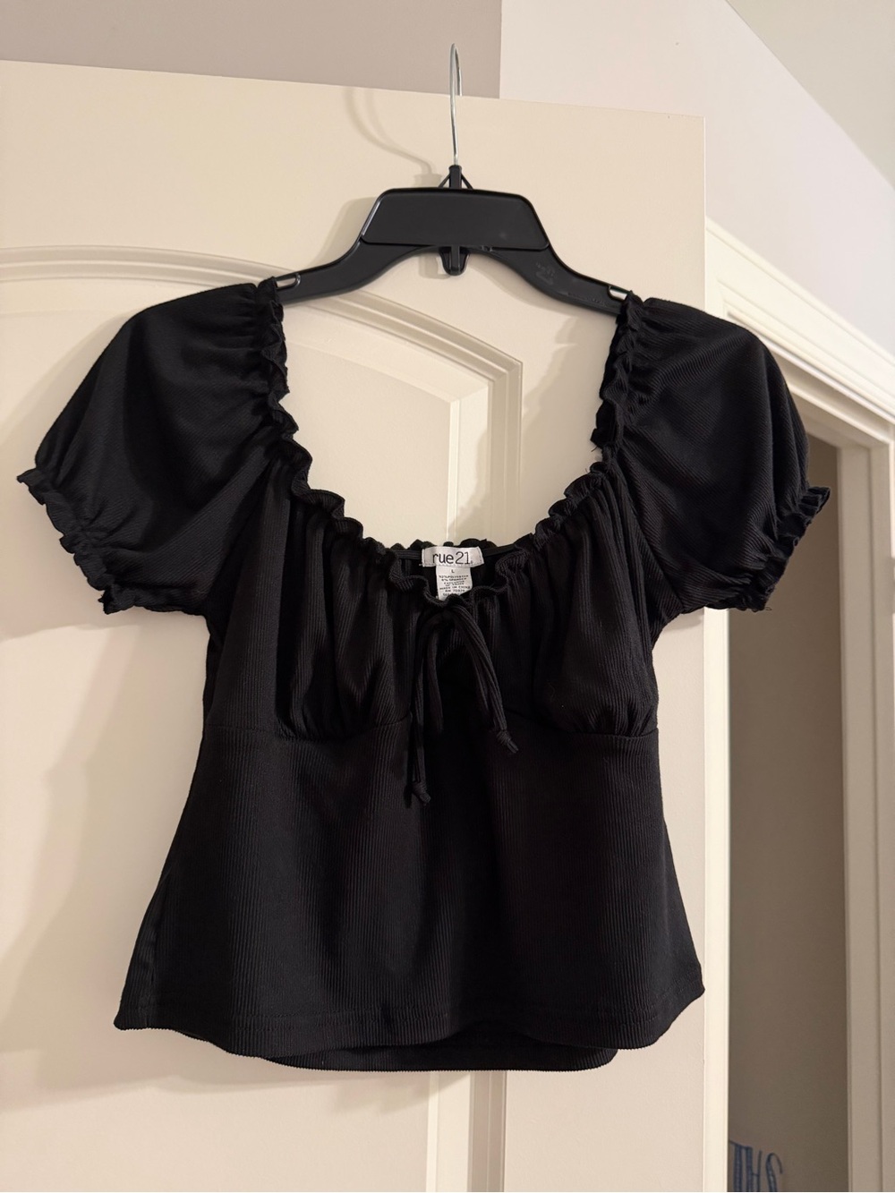 Rue21 Black Puff Sleeve Tie-Front Blouse